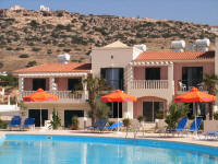 Pool & House pic2