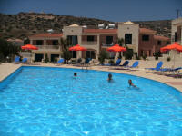 Pool & House pic3